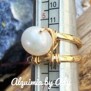 Freshwater pearl Gold Ring with White